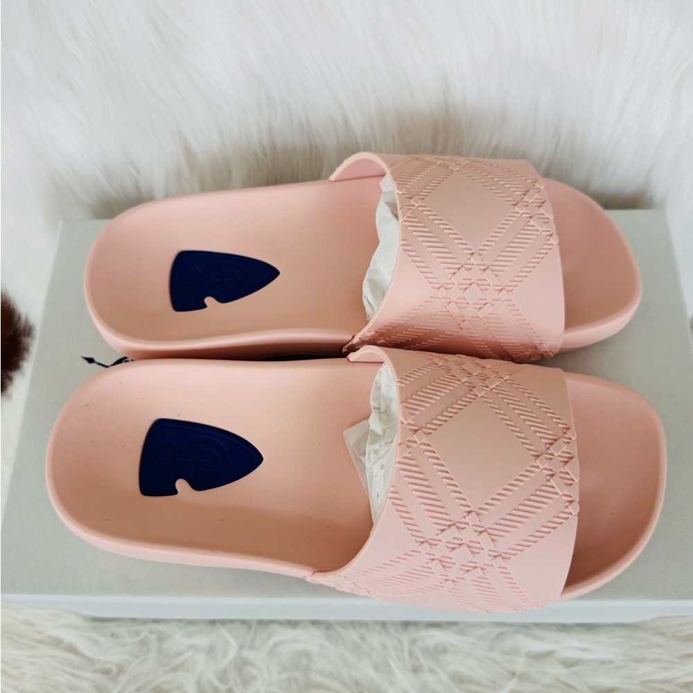NWT Authentic Burberry Pink Check Slide Sandals - Picture 3 of 4